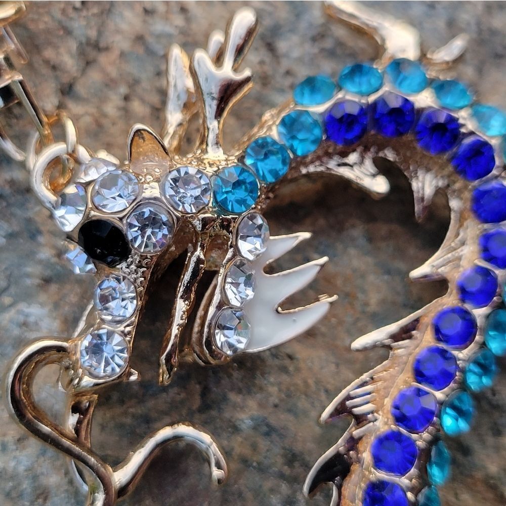 Crystal Dragon Keychain - Picture 2 of 7